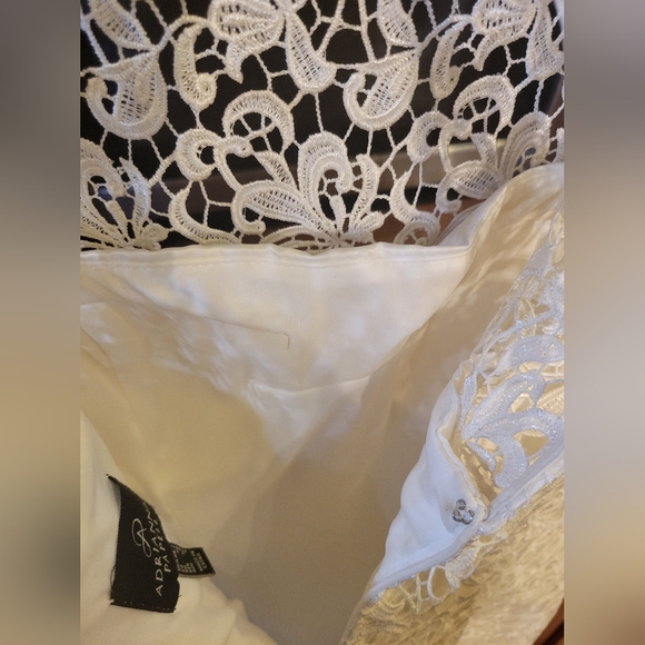 Elegant White Lace Dress - Picture 6 of 6